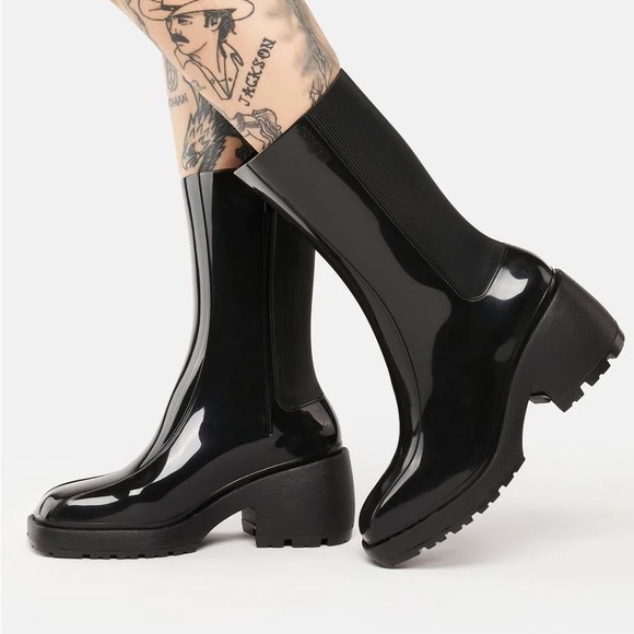 Melissa Black Nancy Boot - Picture 6 of 6